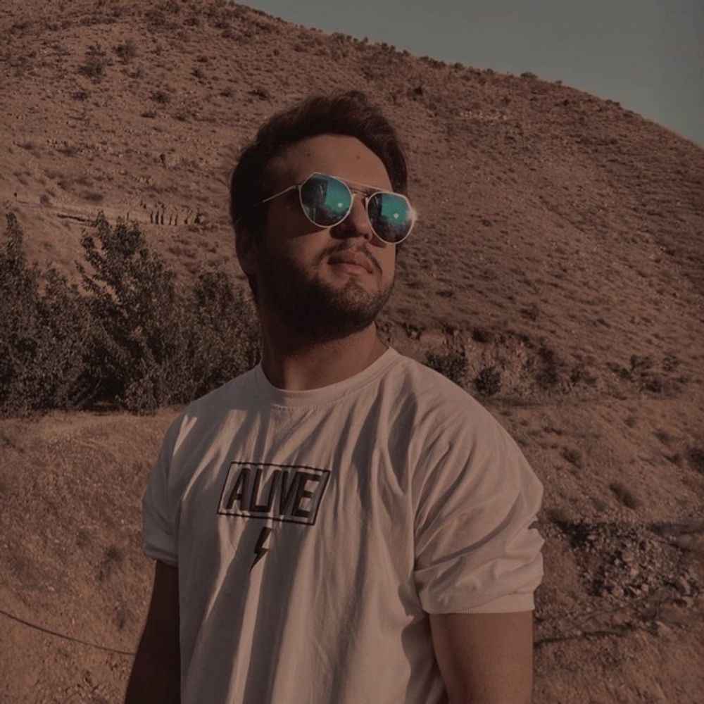 𝒜𝓂𝒾𝓇𝒽𝑜𝓈𝓈𝑒𝒾𝓃 𝐻𝒶𝓂𝑜𝓊𝓃