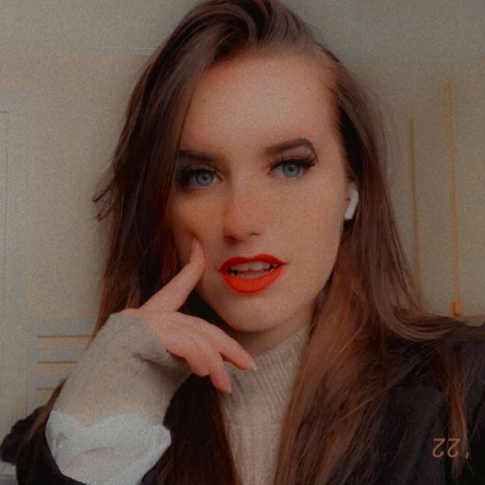 Mistress M 🦋 findom