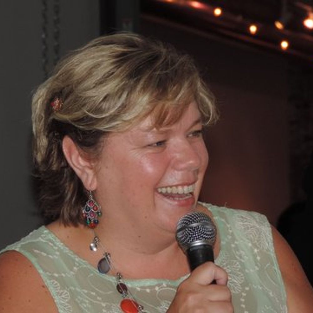 Maureen R