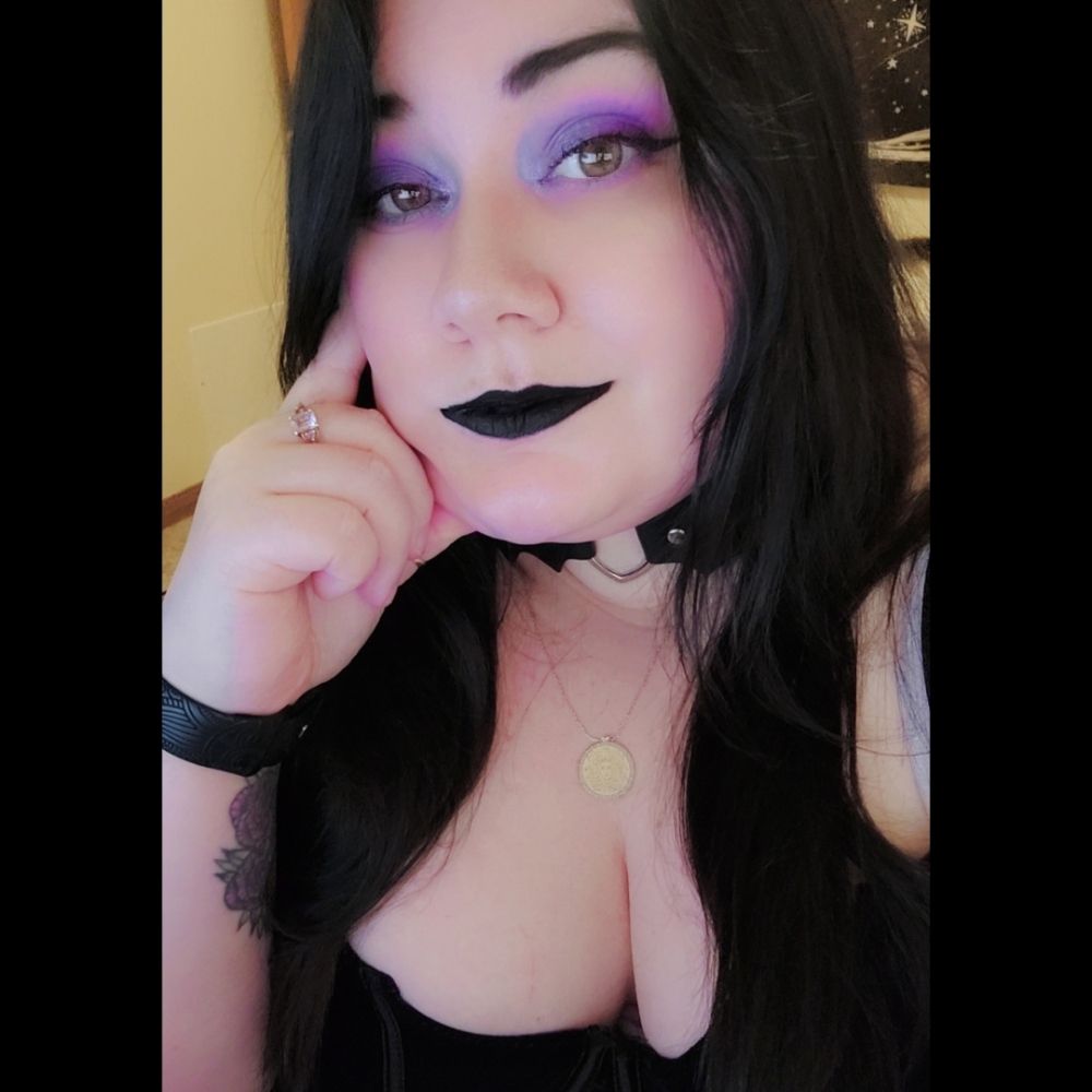 Kat July 🔮
