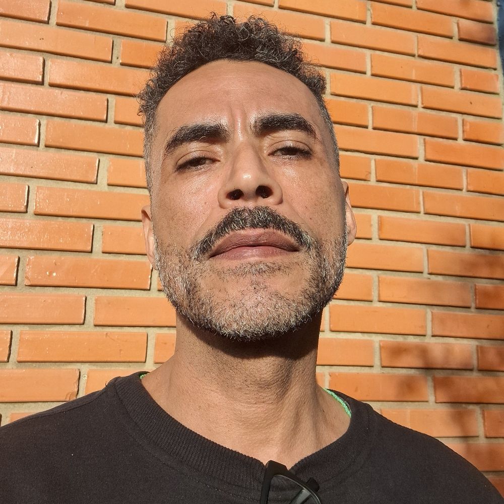 cauzin do falecido Twitter