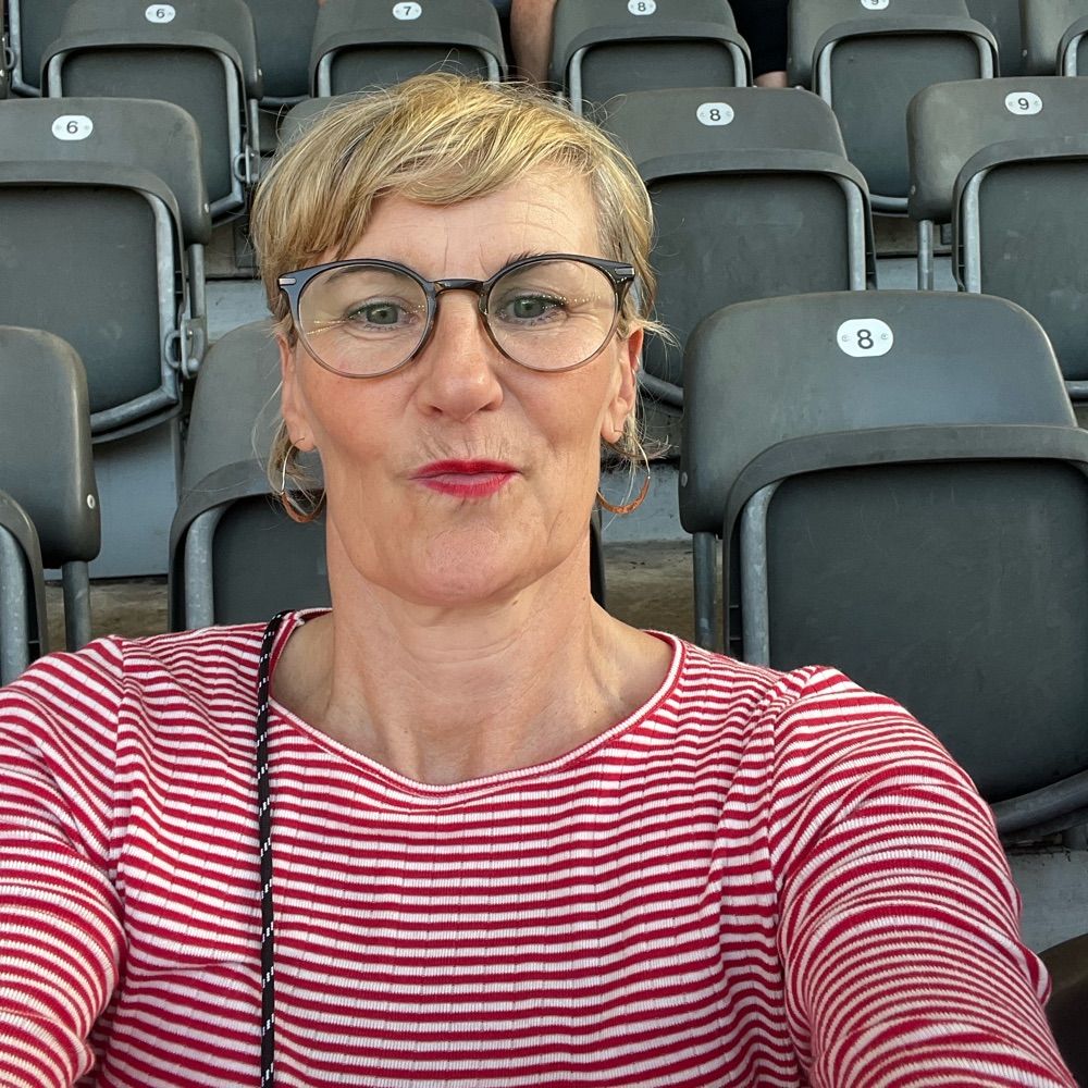 Lee (Lucy) Jones