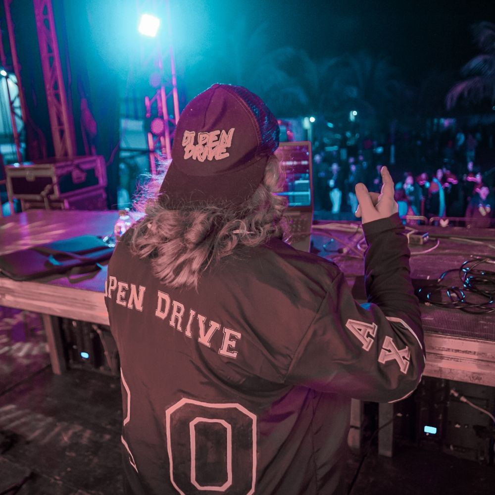 dj pen drive