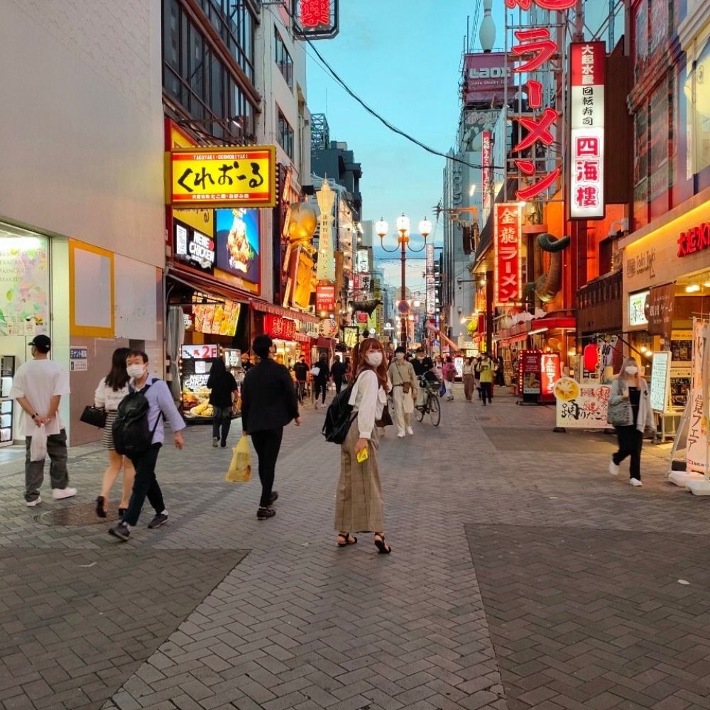 朱華色