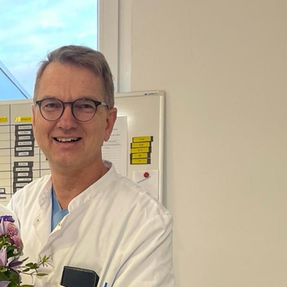 Dr. Gunnar Bücker