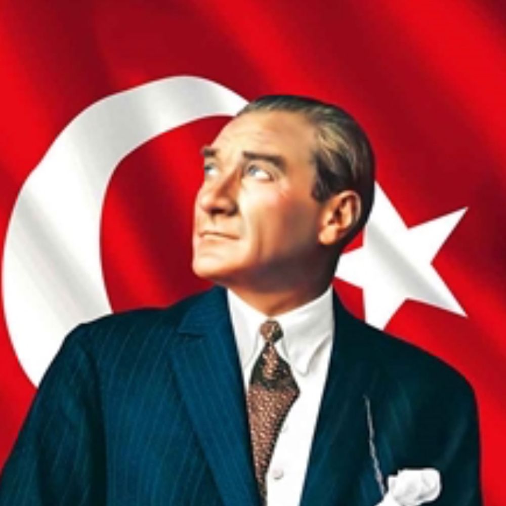 Atasının kızı Demet