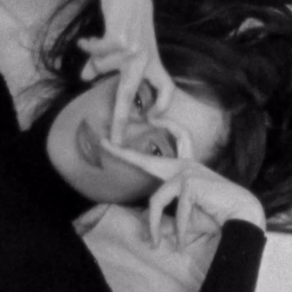 j, xoxo 💋