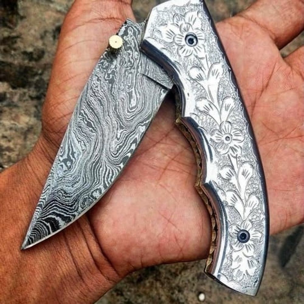 The Edge Blades