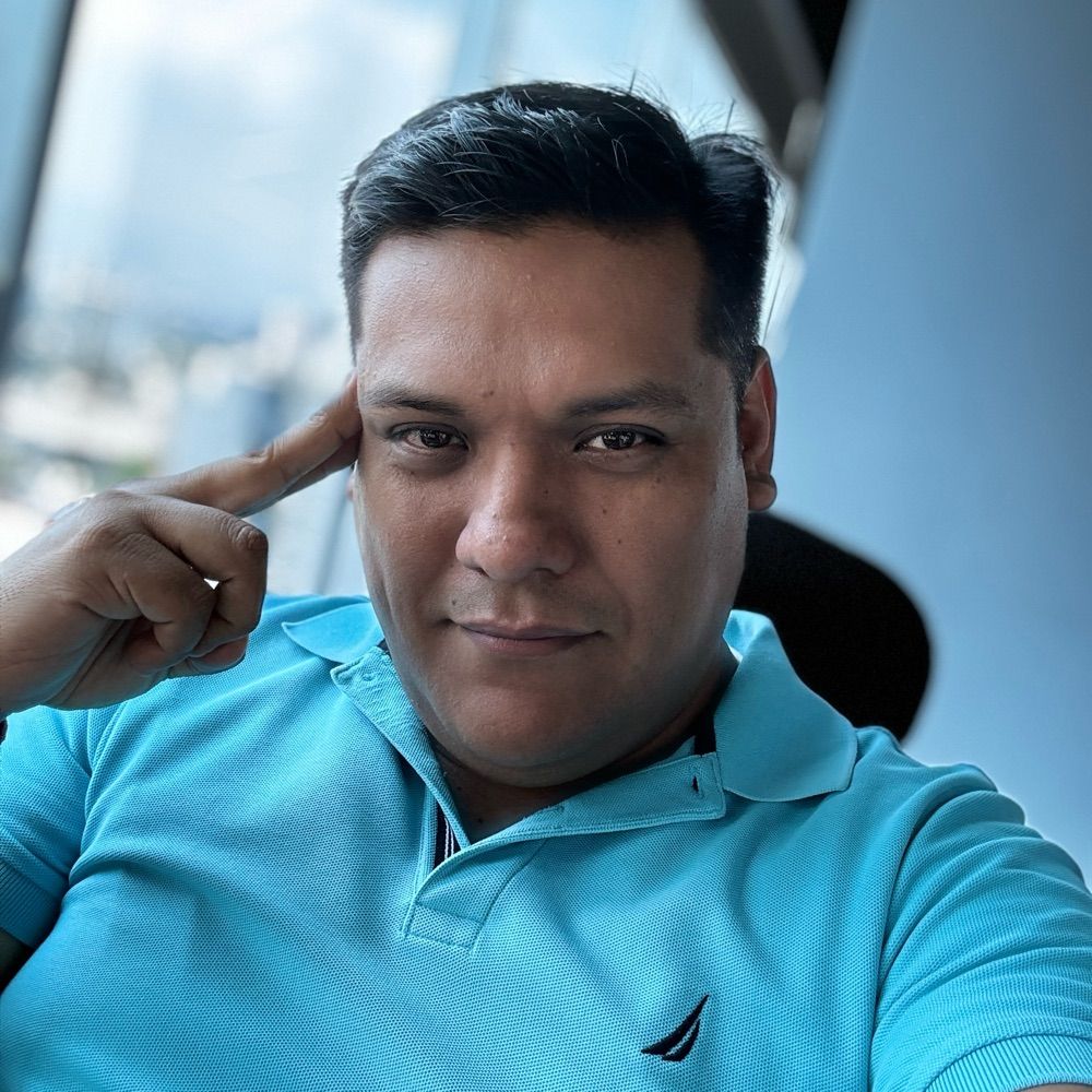 Adrián Castro