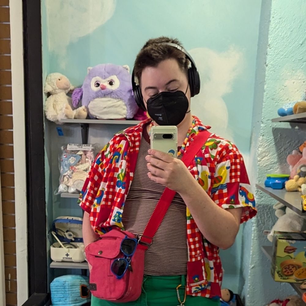 Chris (he/they)