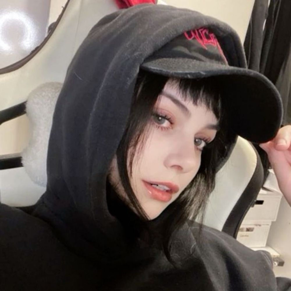 lya.