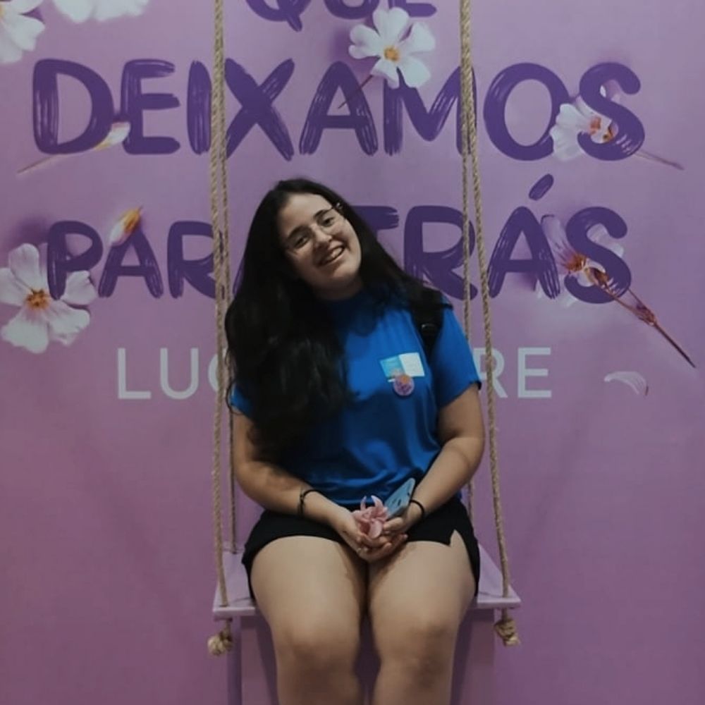 júlia 