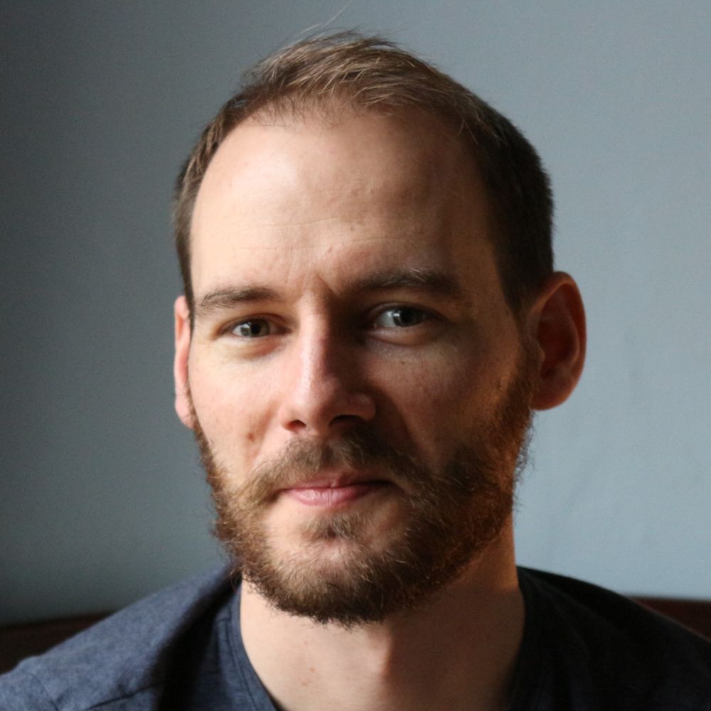 Dr Tom Elliot