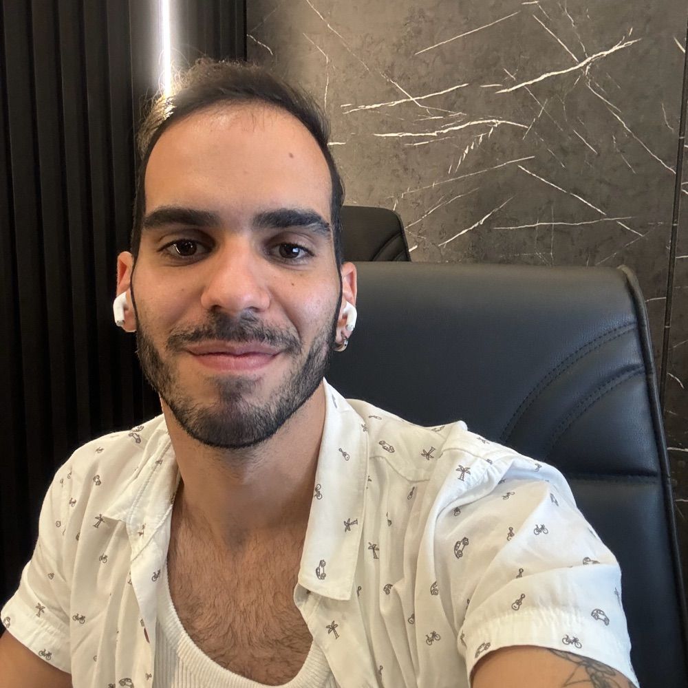 THiAGO RiBEiRO