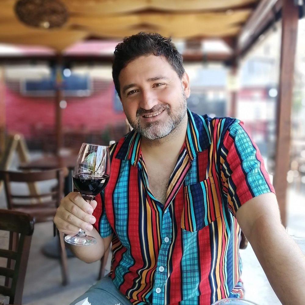 Alvaro H.