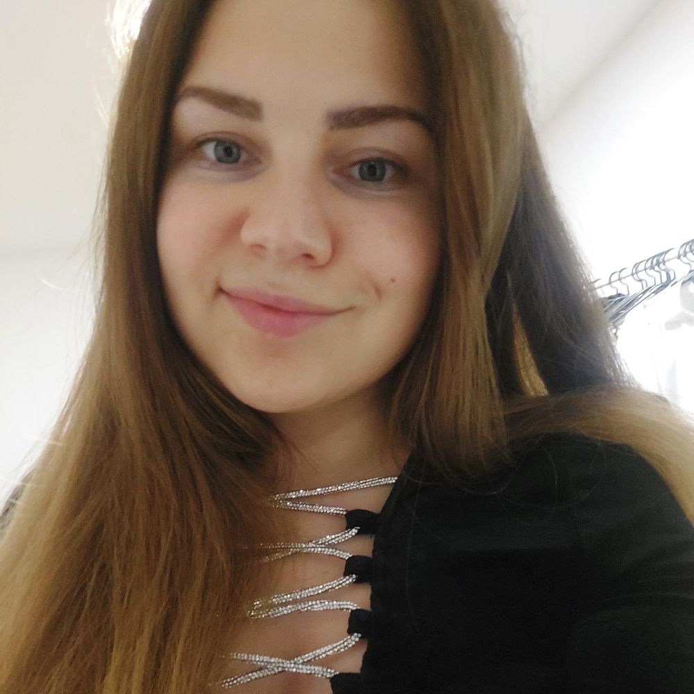 MeliΩra 👻