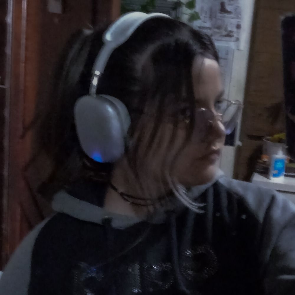 Nanda (Scarlett's gf)