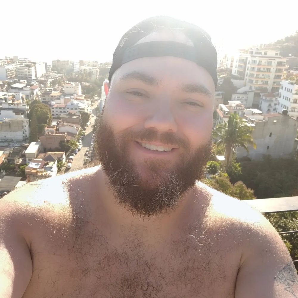 O.K. Gooner 🇨🇦🧔🏻🐻🐷