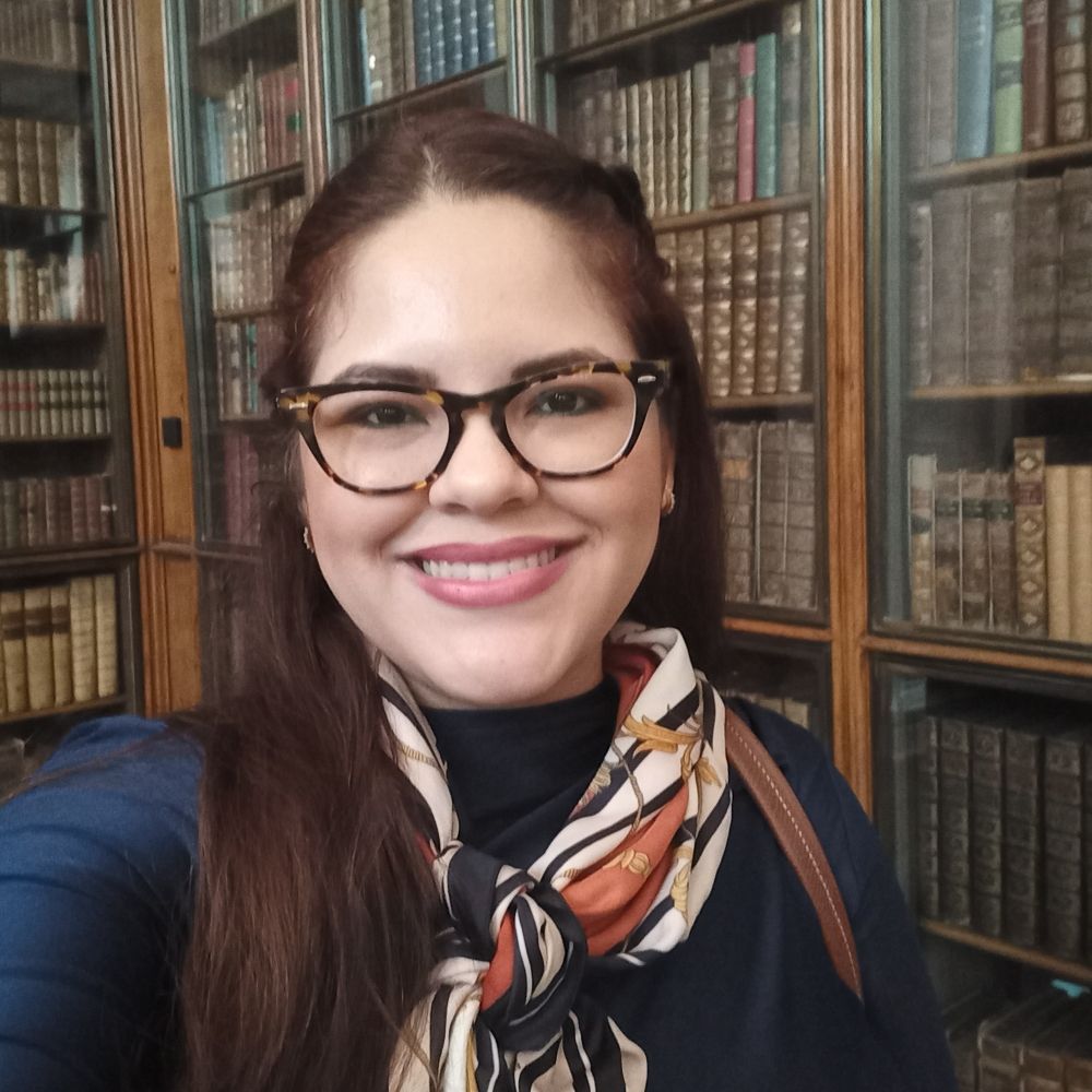 Maria León