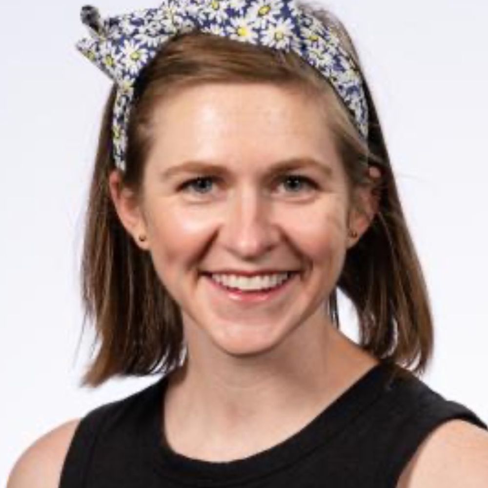  Annelise Russell