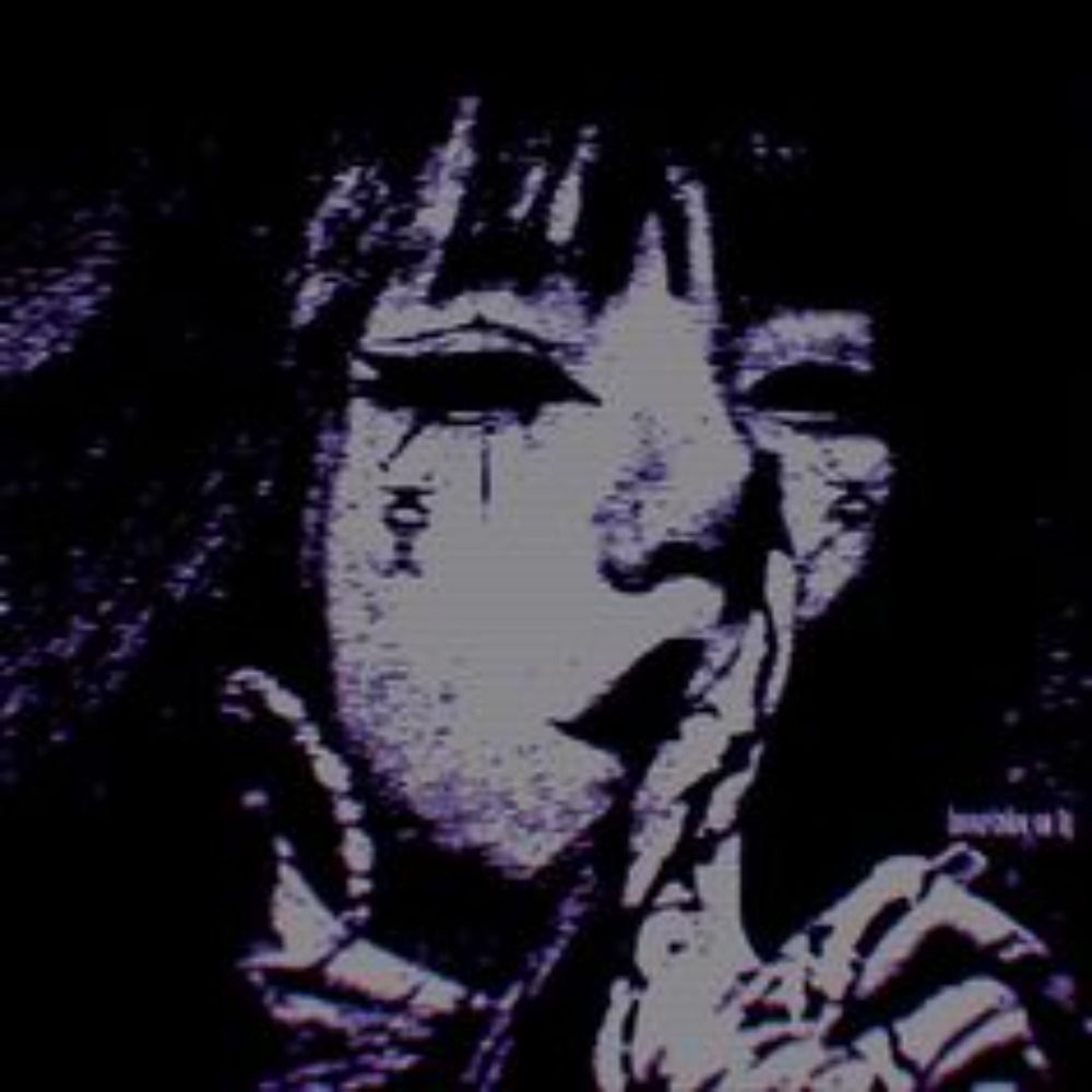 Leeana ✟ "#1 emo nerd"