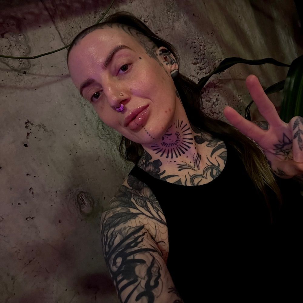 K 👽