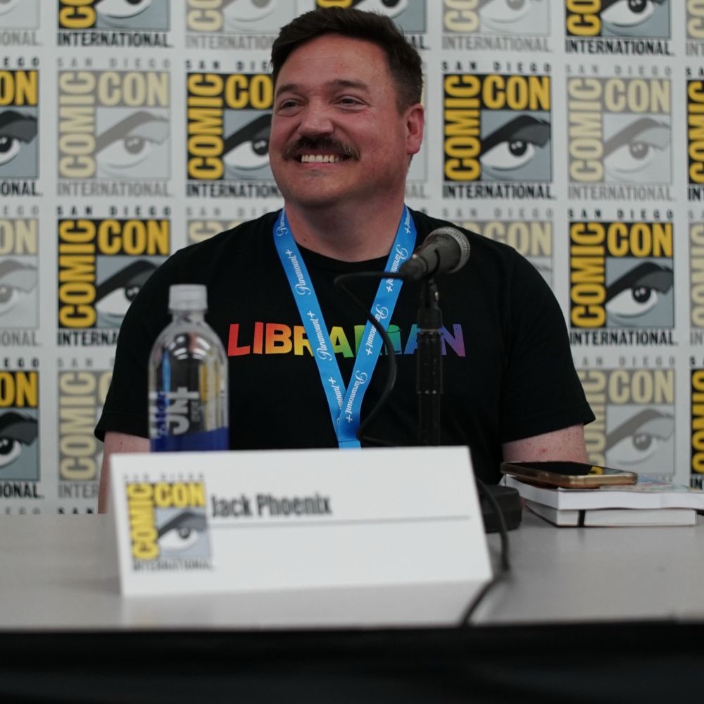 Jack Phoenix (a comics librarian) 🔜 FlameCon