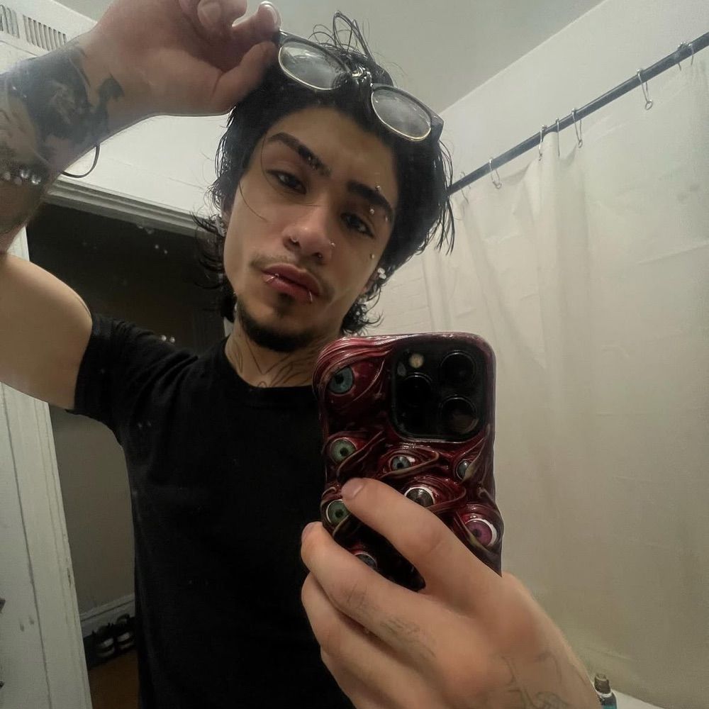 ammuntadore.bsky.social