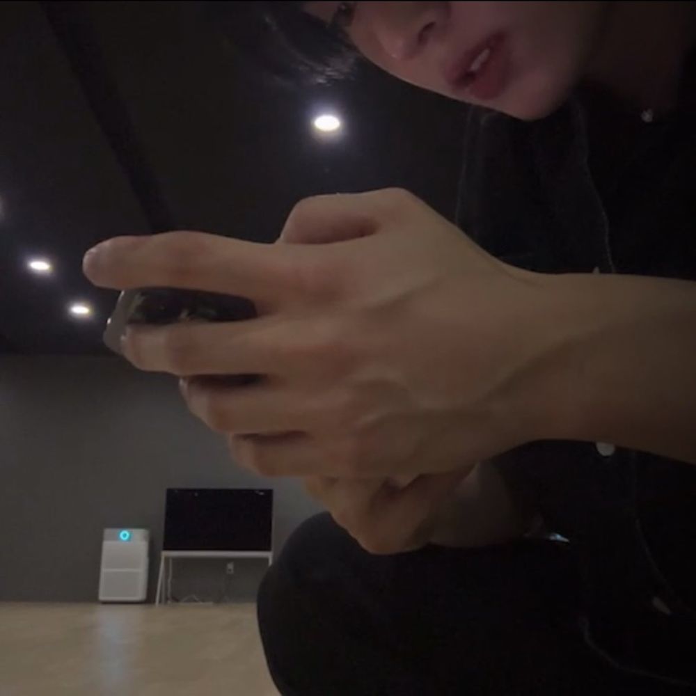 Yujin.