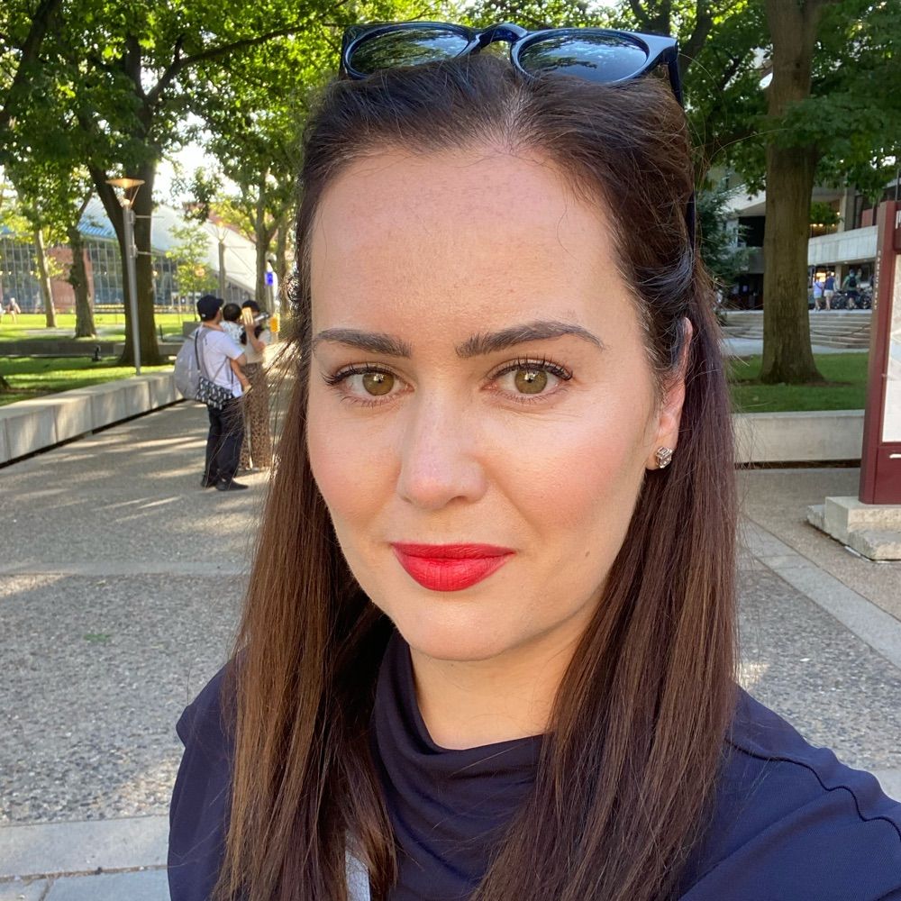 Kirsten Colquhoun (Col-hoon)