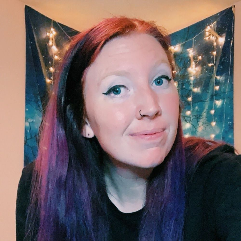 Author Laura Winter
