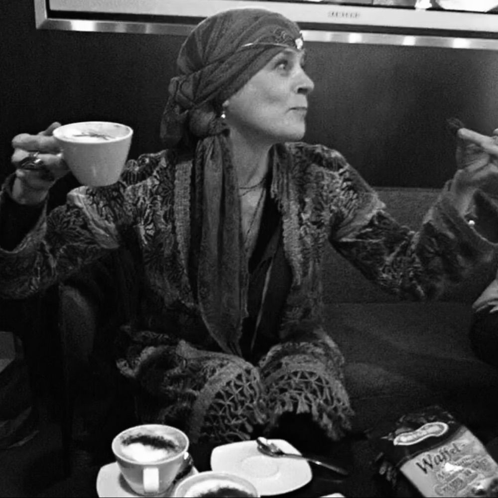V | ☕️