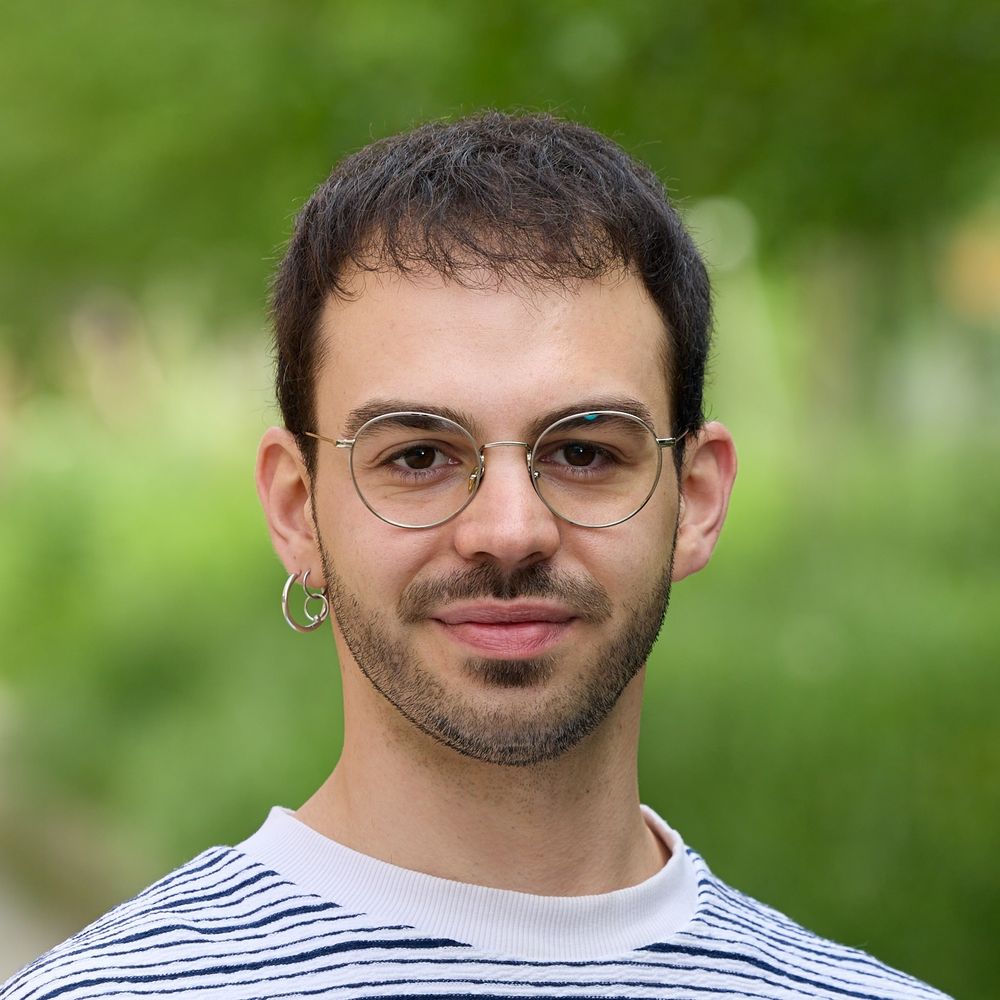 André Carvalho Araújo (he/they)