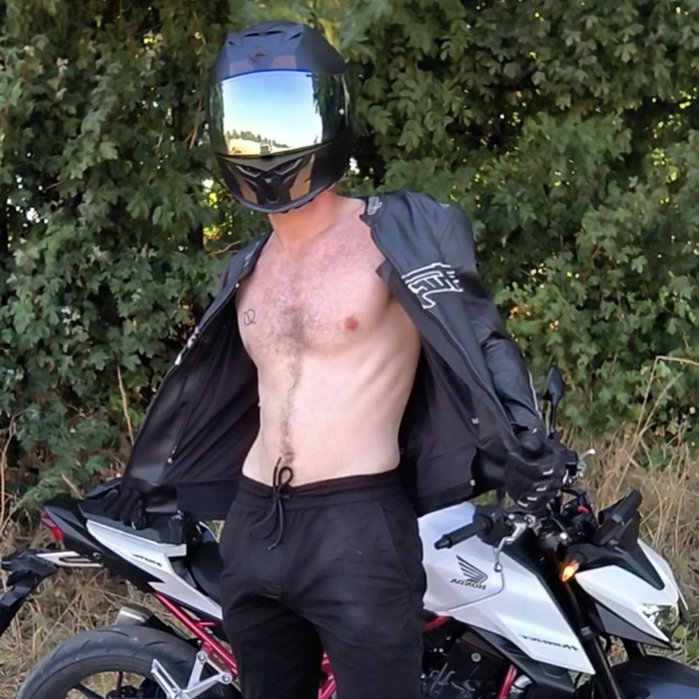 🇫🇷 Cocks Smell 🐽🍆🥴