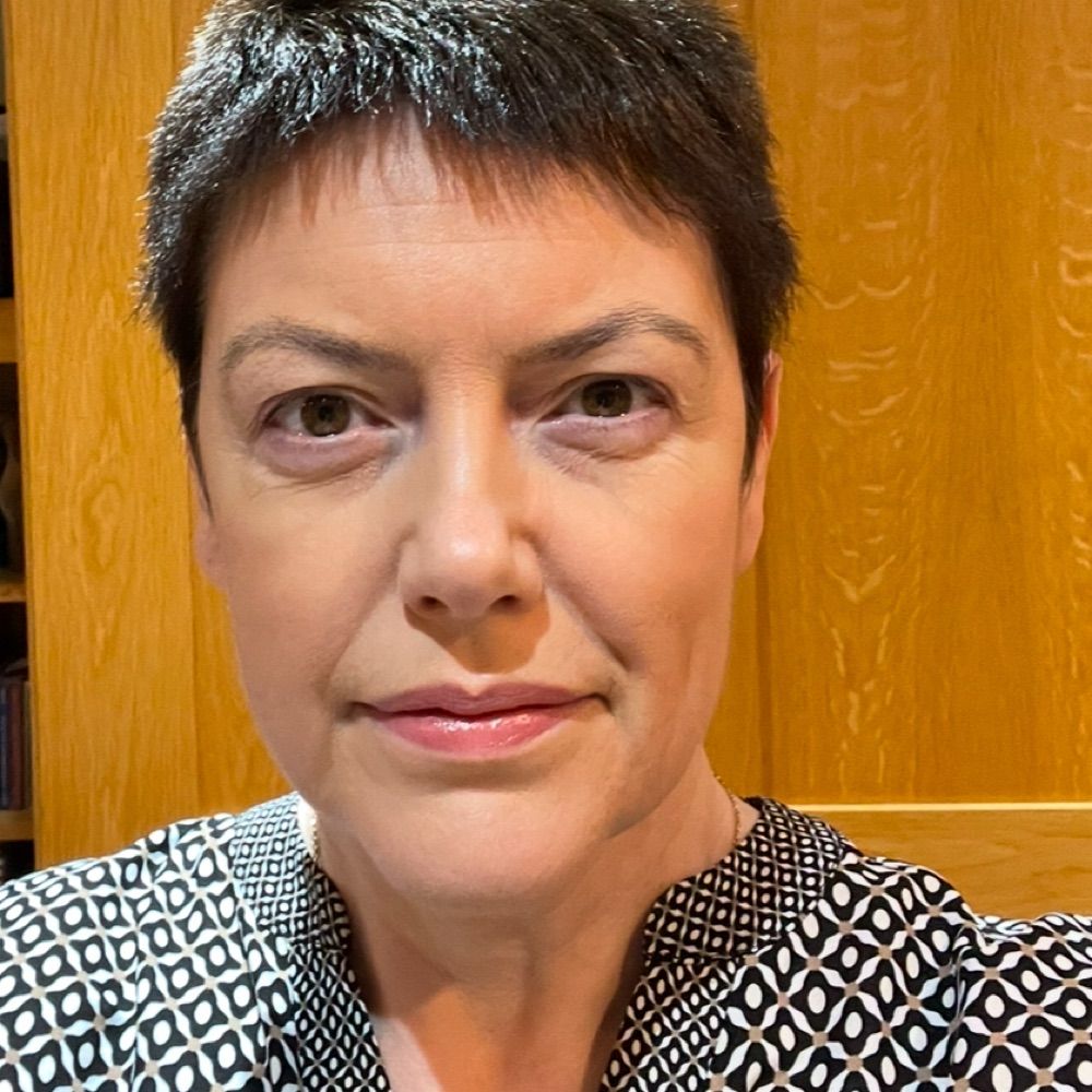 Dr Lorna Treanor FRSA