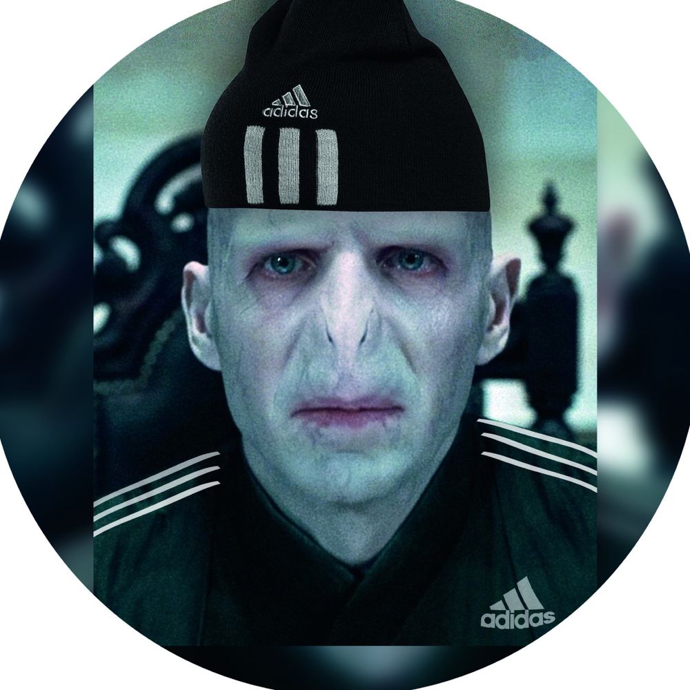 Tom Riddle wears Adidas