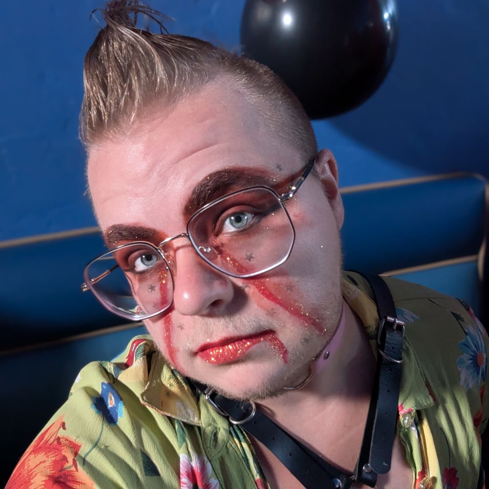 Cockroach Queer "Woke Scold" says CHINGA LA MIGRA 🦇⚧️♿ 🇵🇸🦋🏳️‍⚧️