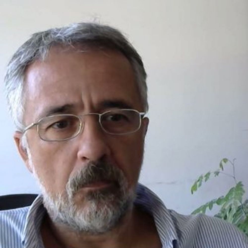 Carlos Robello