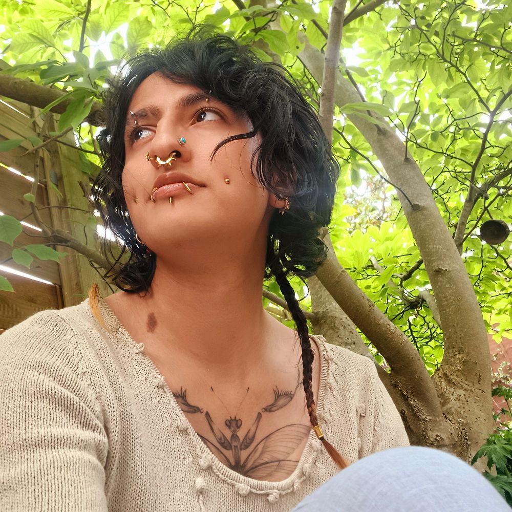 Jazmeen isa Qureshi ✊🏽🐝🏳️‍⚧️ (they/she)