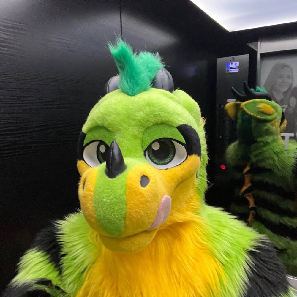 Grænn Wyvern ✈️ Eurofurence