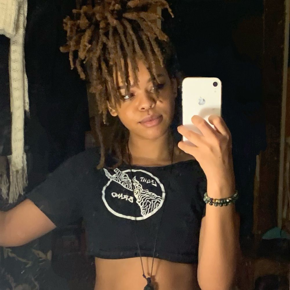 yana 🪼