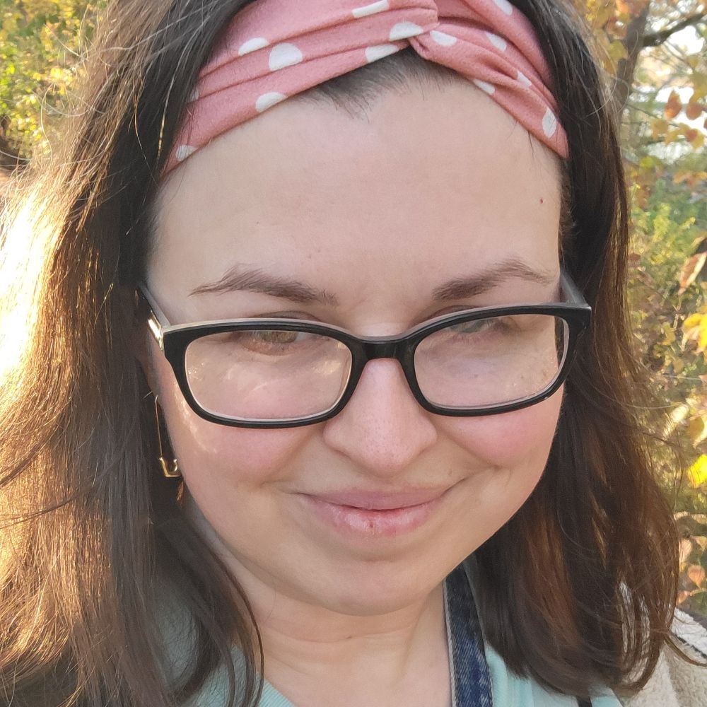 Lilly Avalon, Romance Author