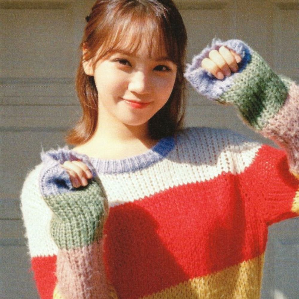 mikakhalifa 👽
