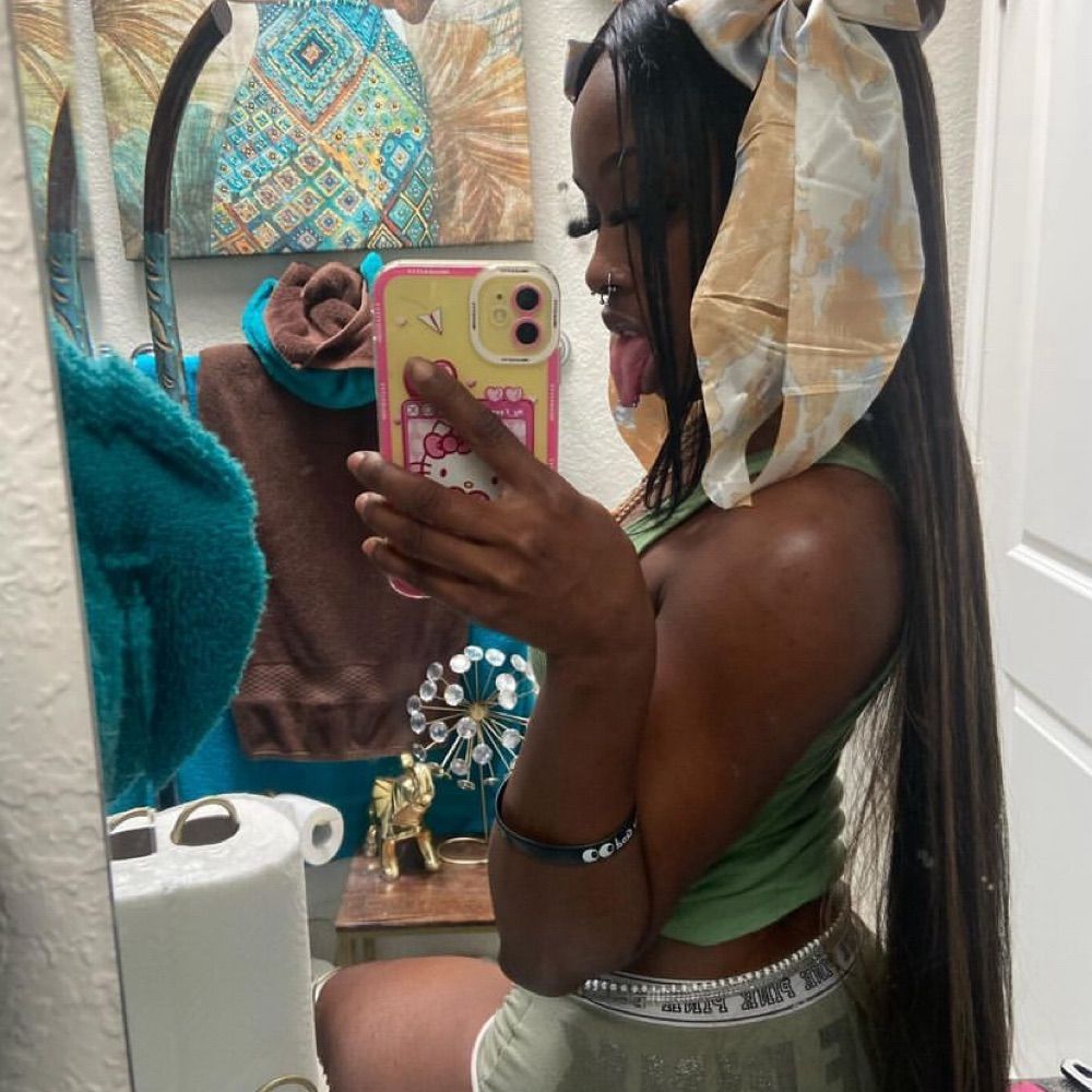 GODDESS LOVIE •FINDOM