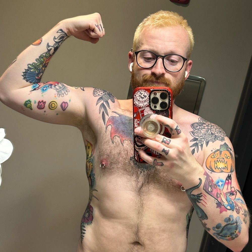 RedBeardedGaybo 💪🏻🏳️‍🌈👾