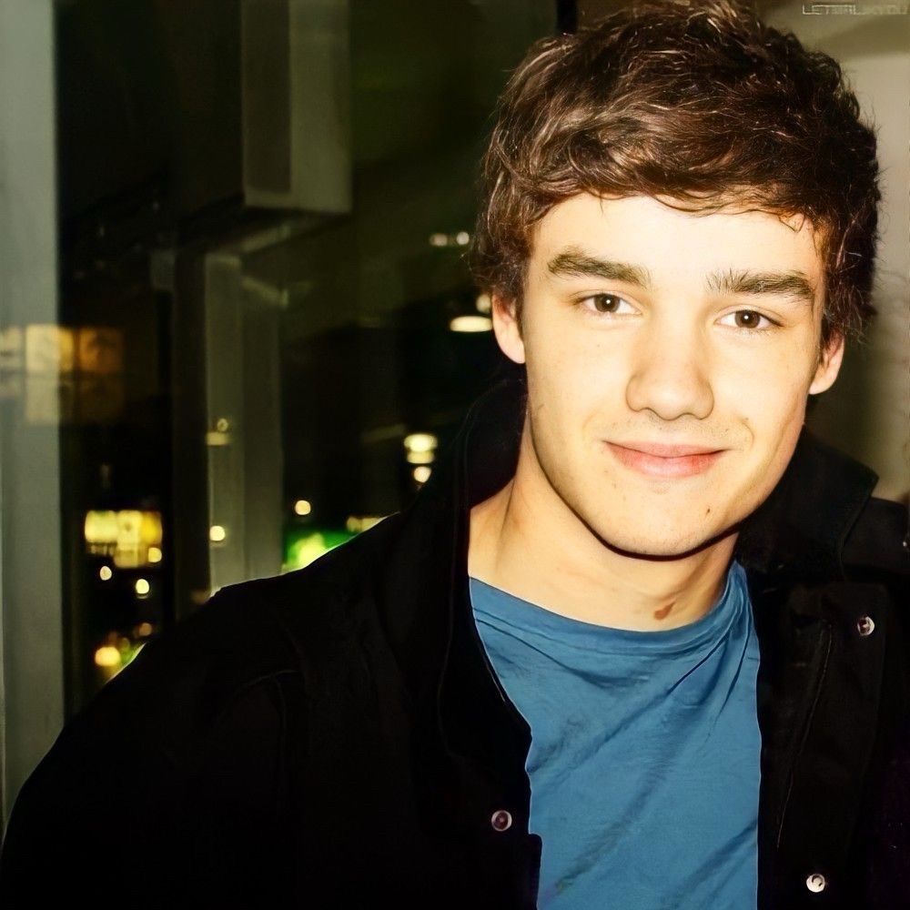 nicolle ❯❯❯❯ looking 4 1D moots