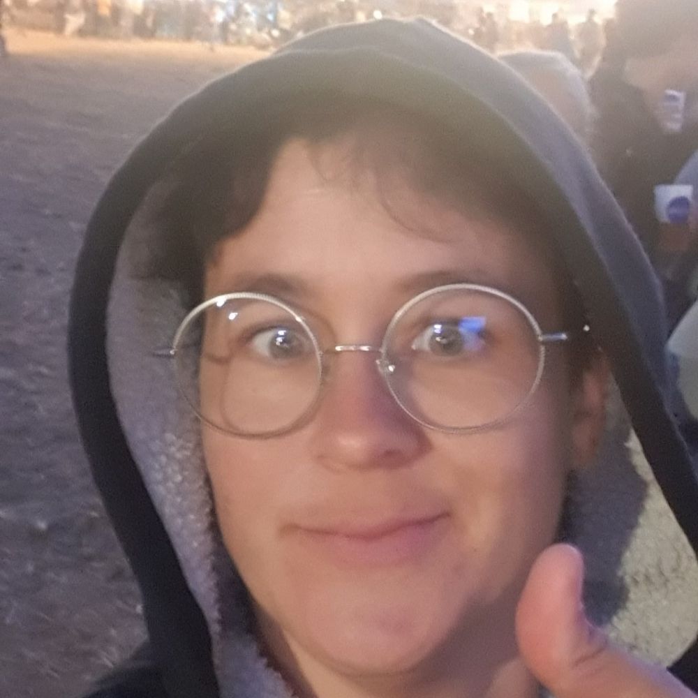  Julie
