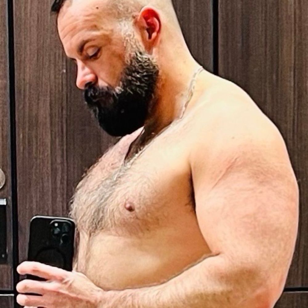 Bluehairybear40 🐻🍑💪🏻