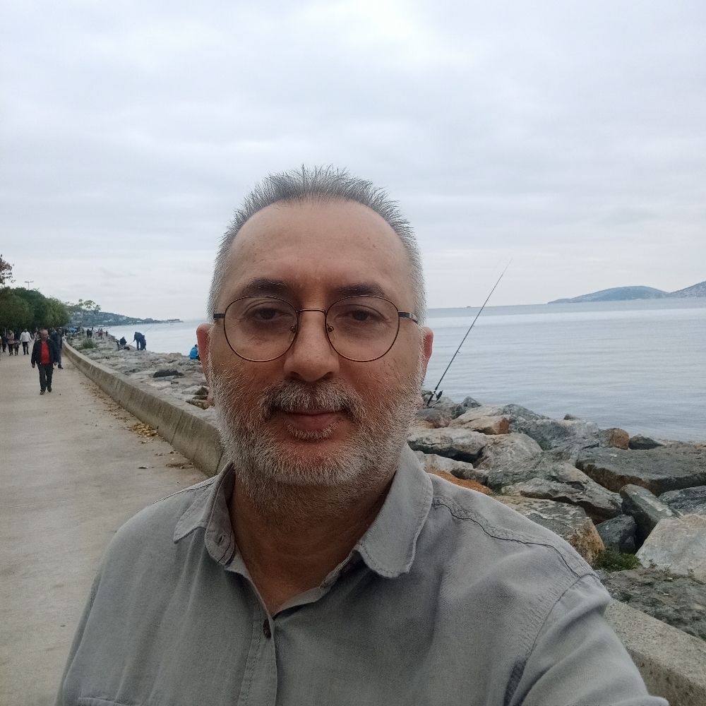 Dr Özgür Mede
