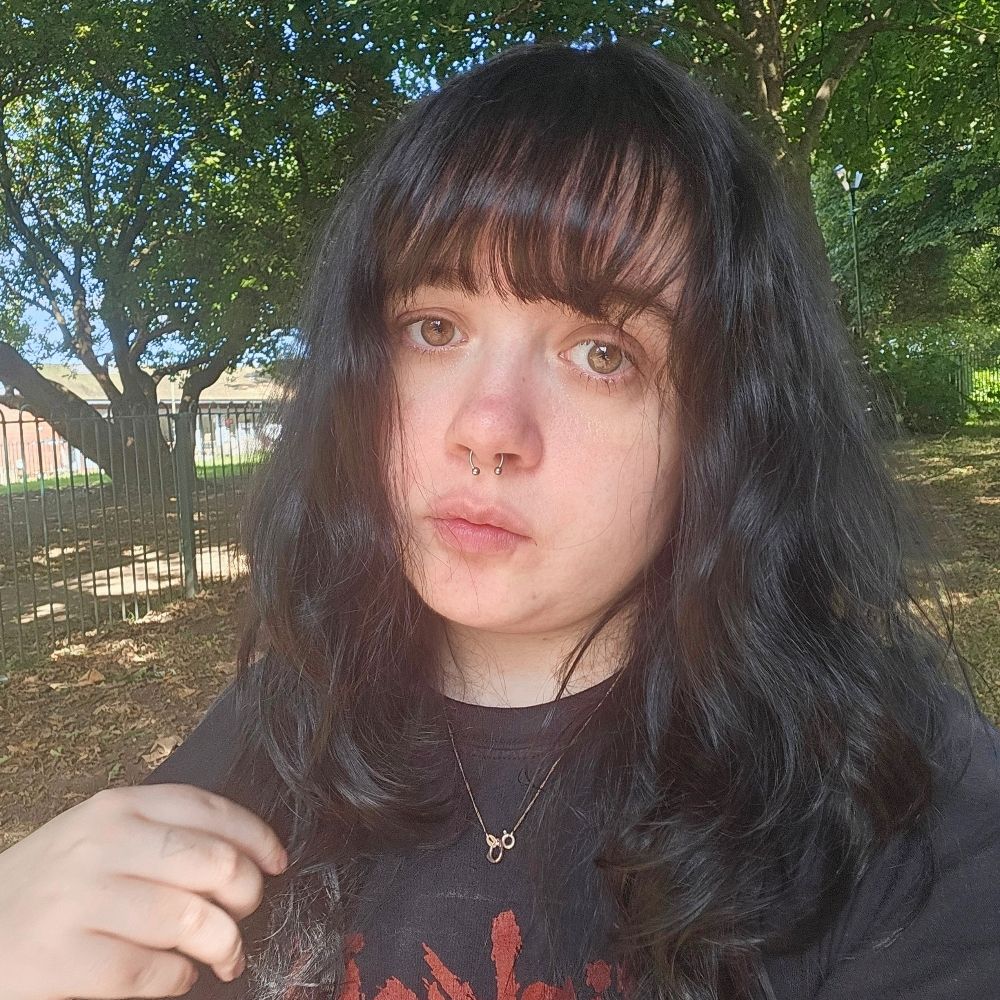 Skye🌸~ (They/Them)